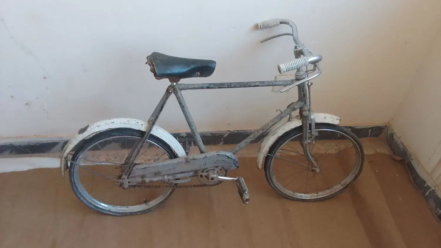 دوچرخه عتیقه وقدیمی|دوچرخه، اسکیت، اسکوتر|باشتین, |دیوار