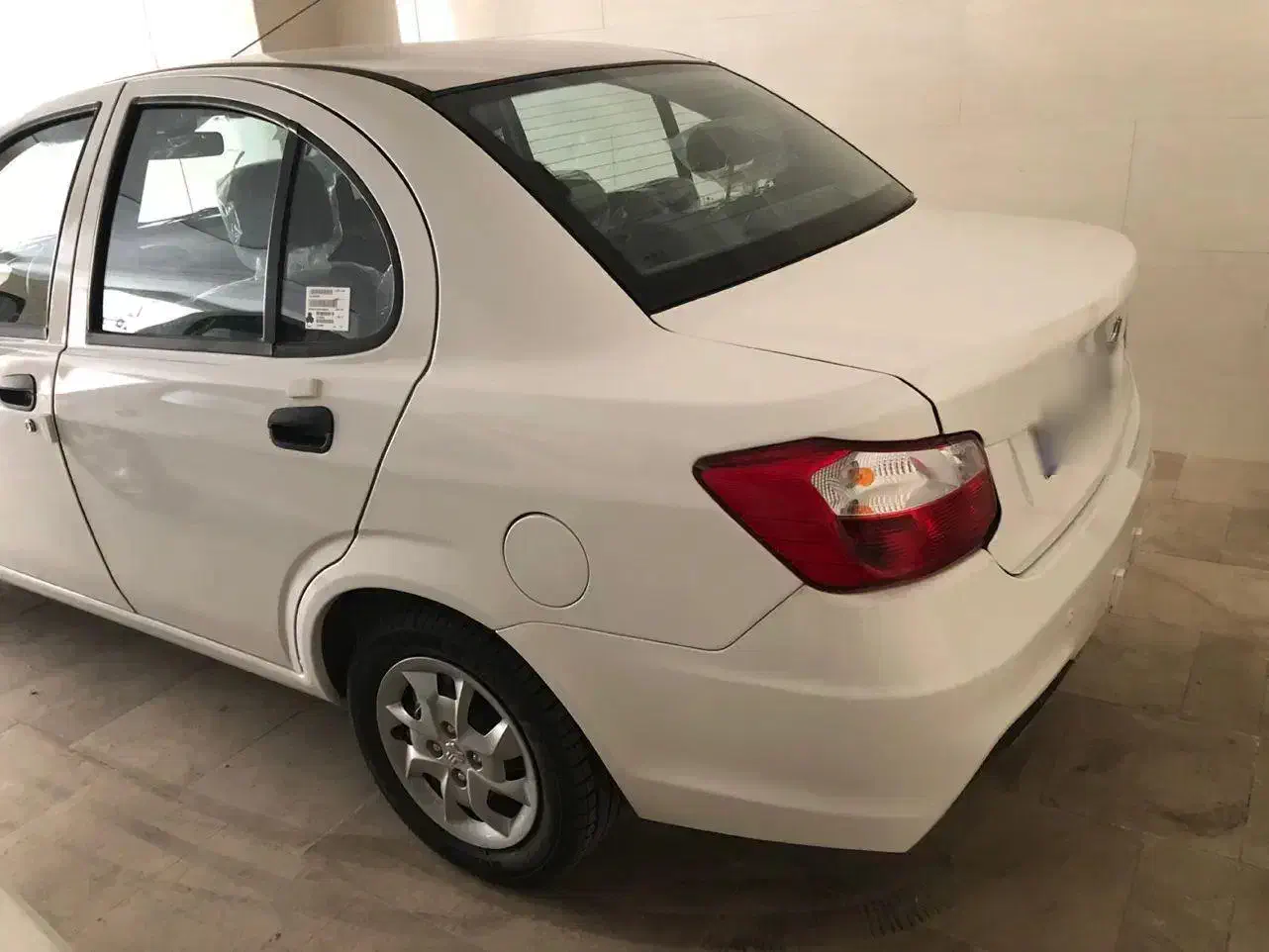 ساینا s 1403 درحد|خودرو سواری و وانت|هشتگرد, شهرک بعثت|دیوار