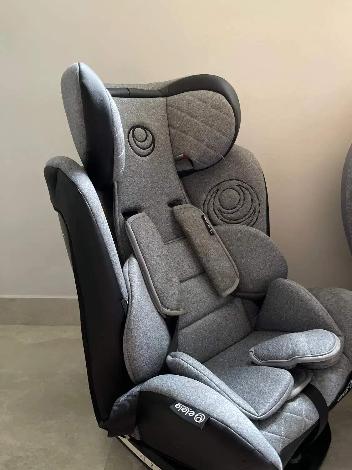 صندلی ماشین elele|تخت و صندلی بچه|رشت, دیلمان|دیوار