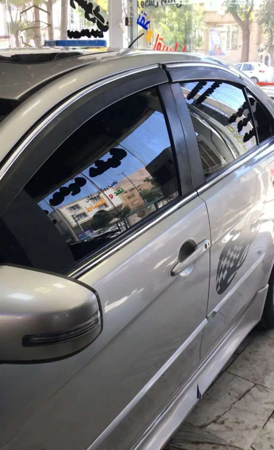 شیشه دودی نسل جدید(داخل شفاف ،یو وی )|خدمات موتور و ماشین|سنندج, |دیوار