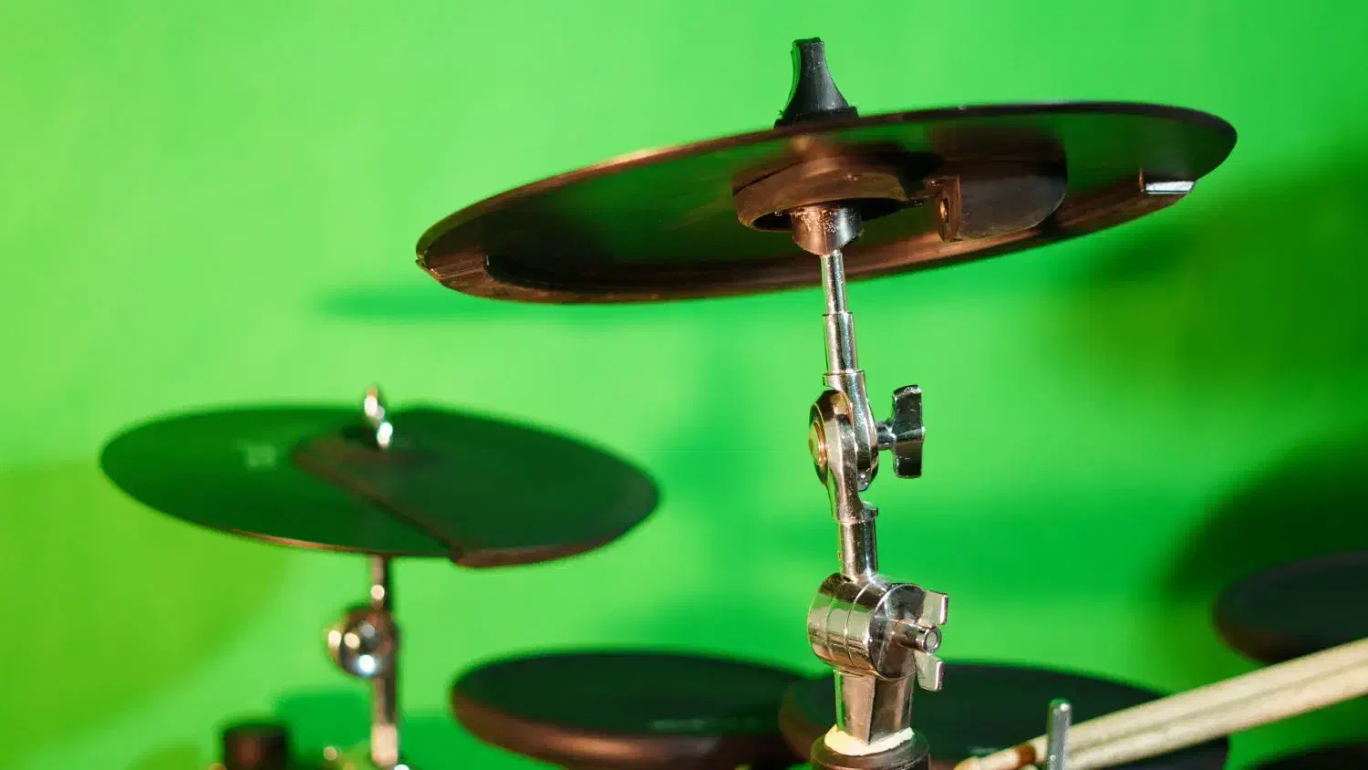 ویدرام ..  پرکاشن . درام.  جاز|درام و پرکاشن|هشتگرد, شهرک ولیعصر (مصلی)|دیوار