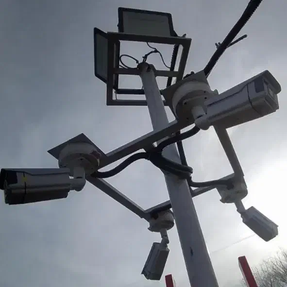 نصب و خدمات دوربین و دزدگیر|خدمات پیشه و مهارت|بروجرد, |دیوار