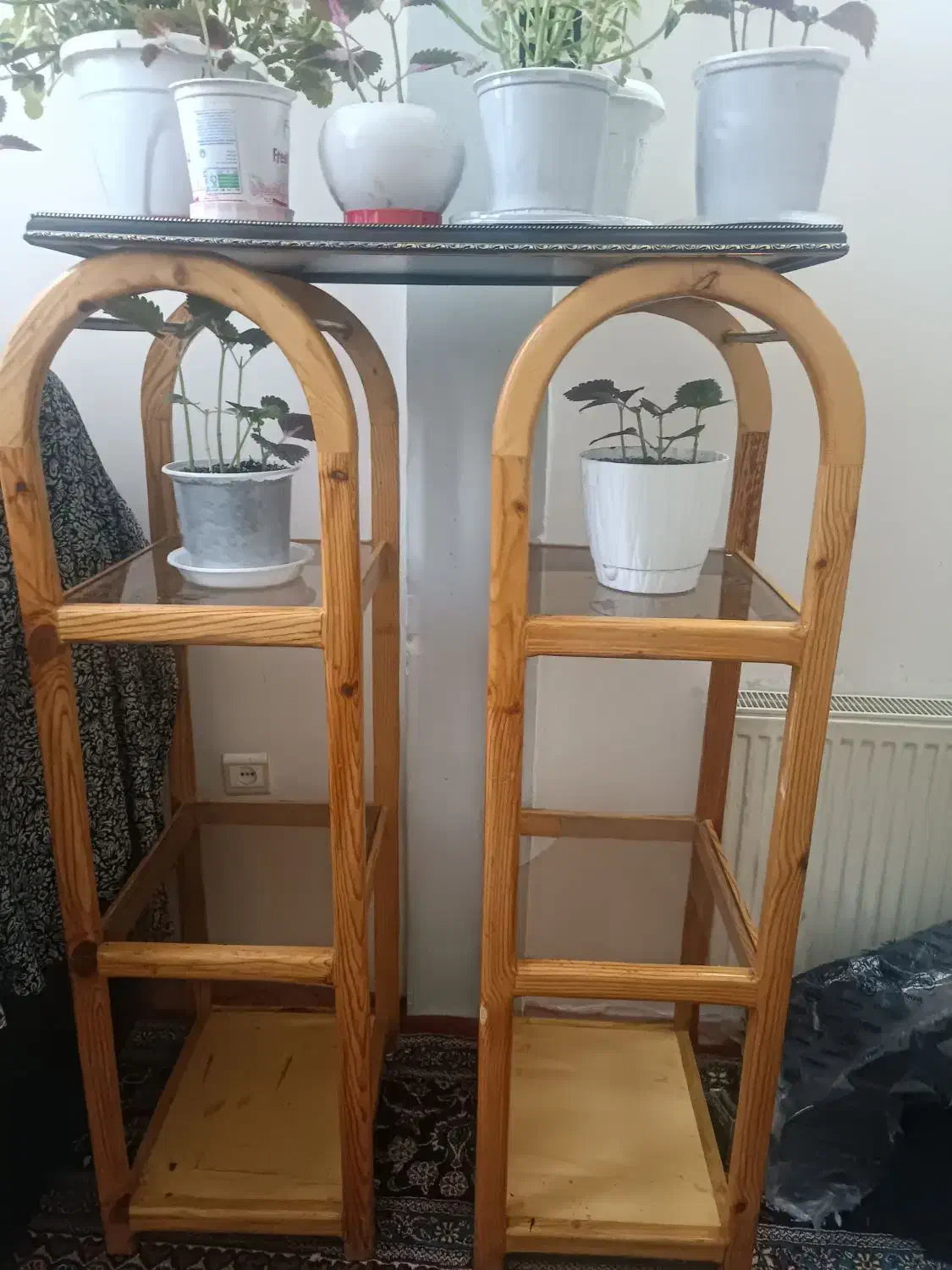 طبقه جنس چوب قدیمی|کتابخانه، شلف، قفسه‌های دیواری|گلبهار, شهر جدید گلبهار|دیوار