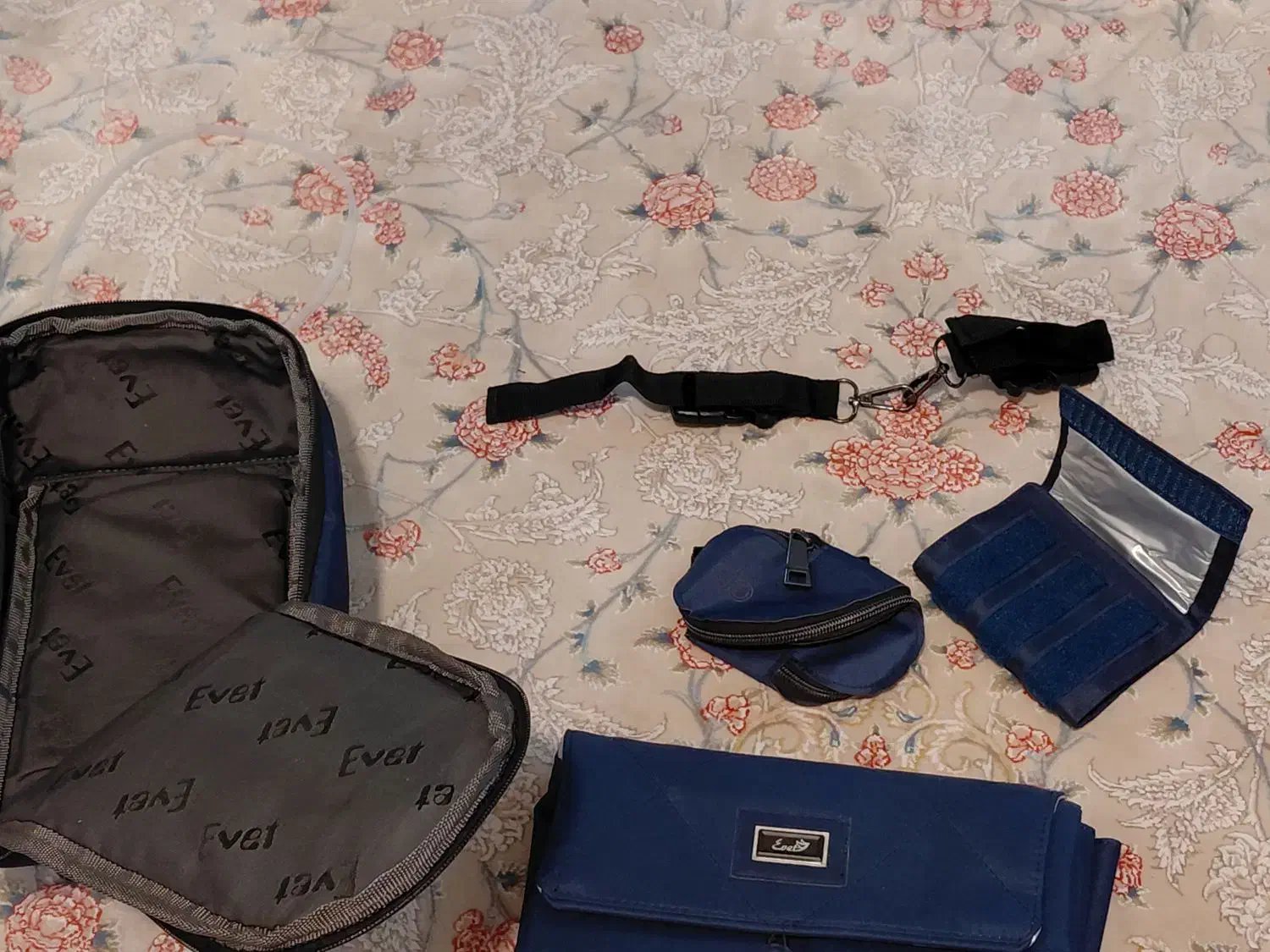 کیف ست تعویض و پستانک و شیشه شیر مارک evet|کالسکه و لوازم جانبی|رشت, دیلمان|دیوار