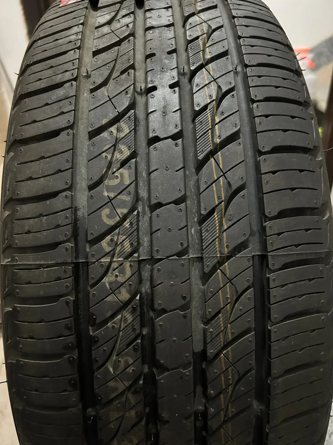 لاستیک کومهو|قطعات یدکی و لوازم جانبی|رشت, منظریه|دیوار