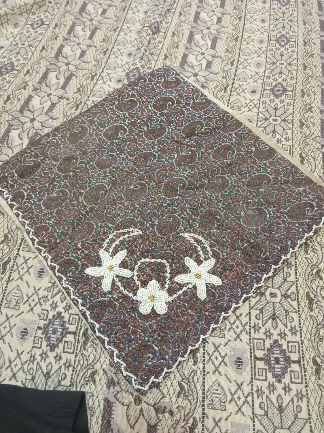 ترمه لب طاقچه ای دوتا تک دوتا باهم|پرده، رانر، رومیزی|قم, باجک سه|دیوار