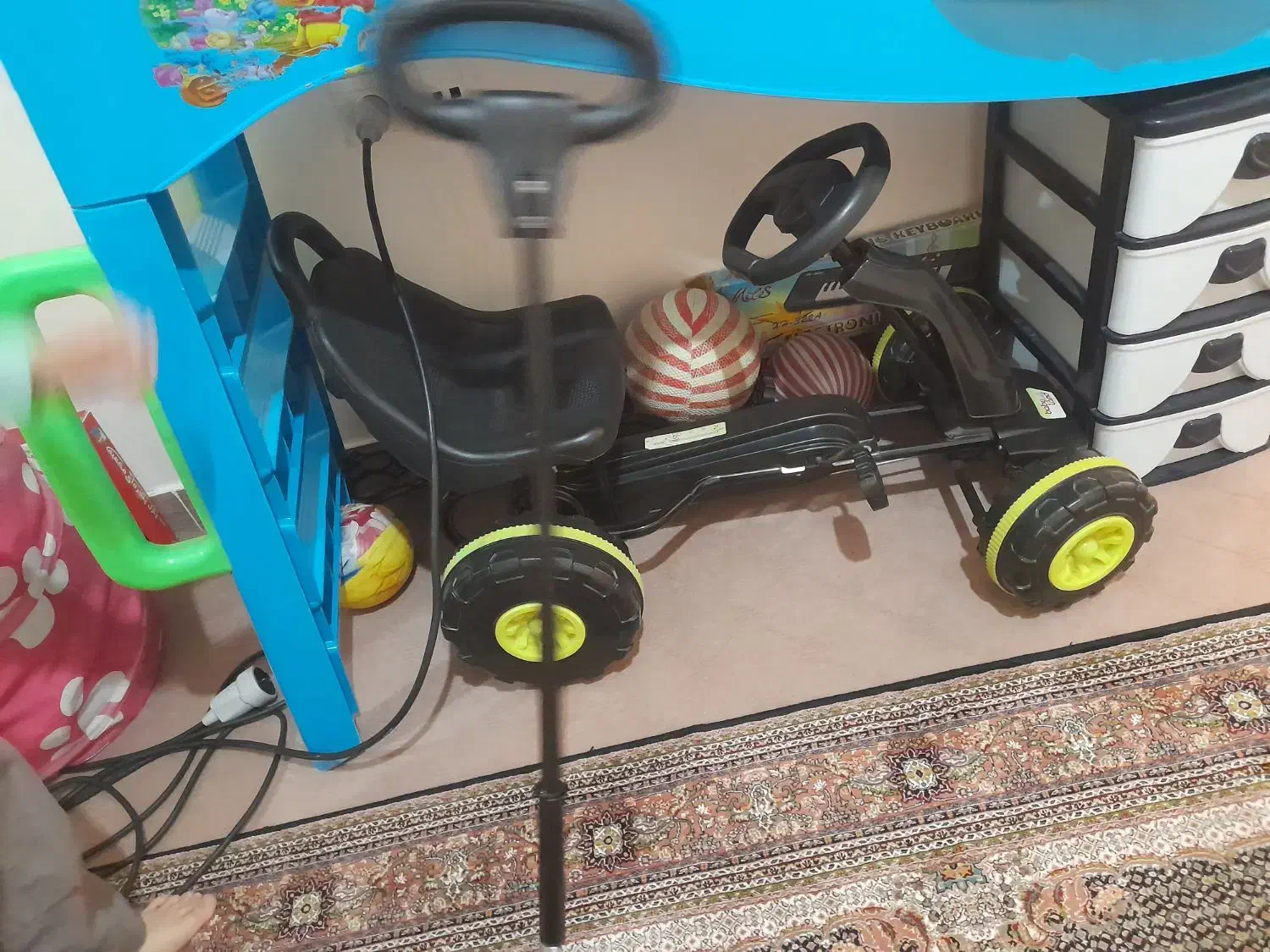 چهار چرخ سرسره و چند بازی فکری و مکعب هوش. تاب|اسباب و اثاث بچه|کرج, خرمدشت|دیوار