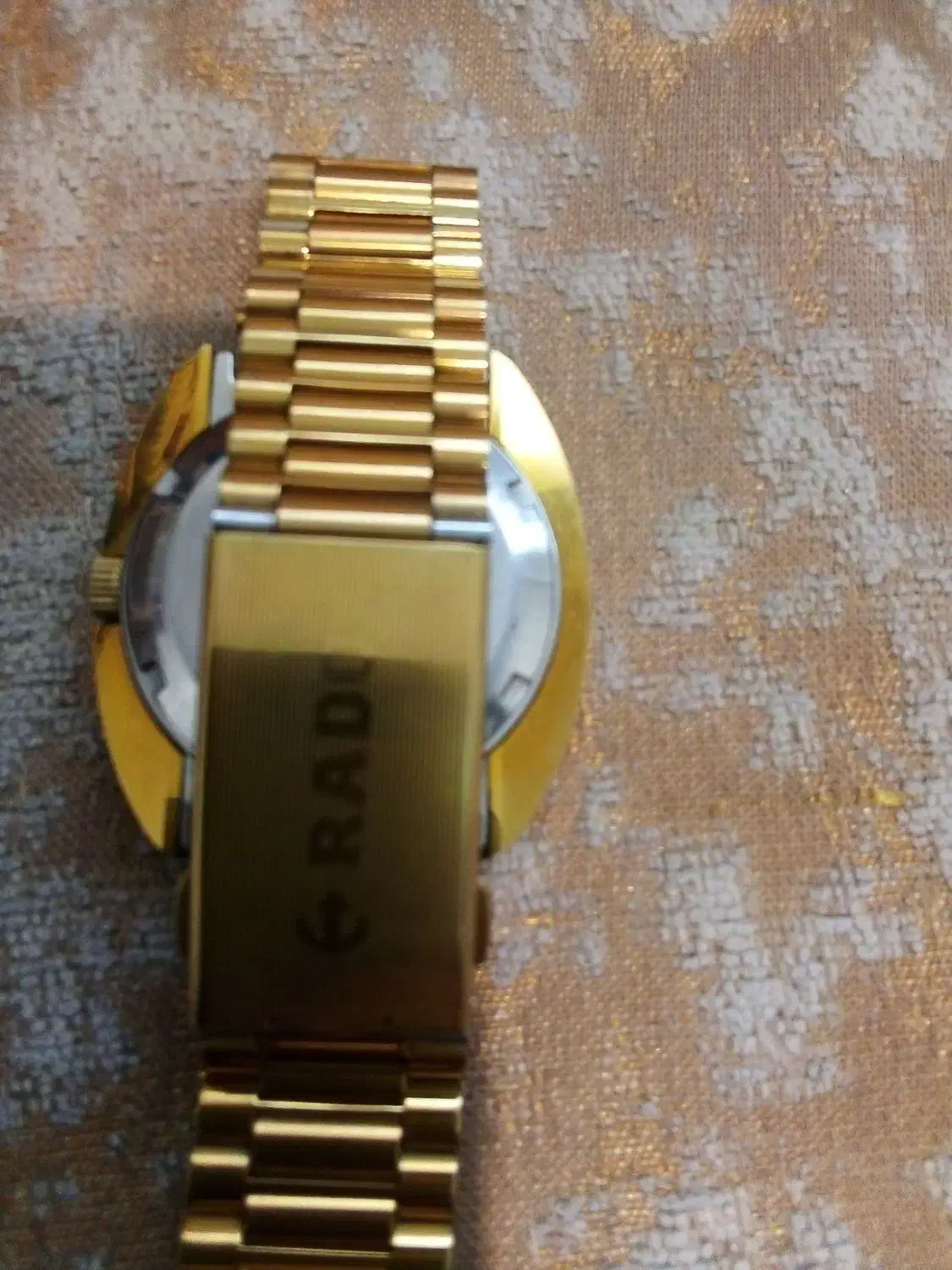 ساعت‌رادو|ساعت|شهرکرد, |دیوار