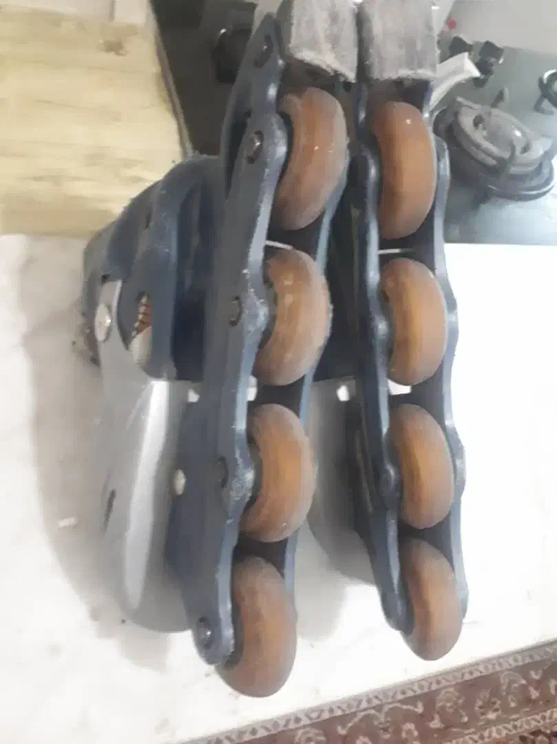 کفش اسکیت درحدسالم واصل|دوچرخه، اسکیت، اسکوتر|تهران, شهرک فردوس (حسینی)|دیوار