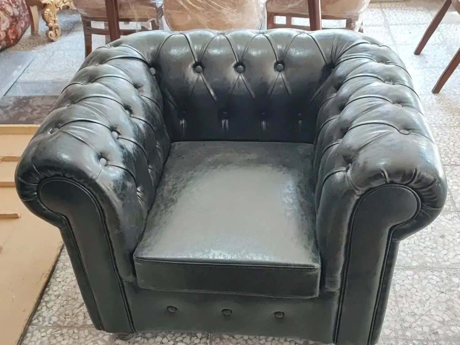 مبل در حد نو|مبلمان خانگی و میز عسلی|شاهین‌شهر, سعدی جنوبی|دیوار