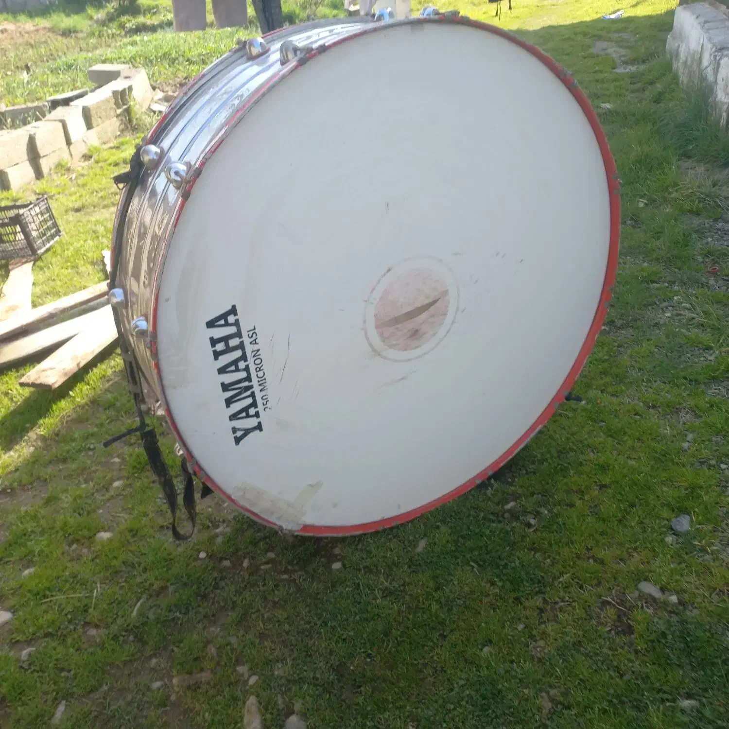 طبل|درام و پرکاشن|پره‌سر, |دیوار