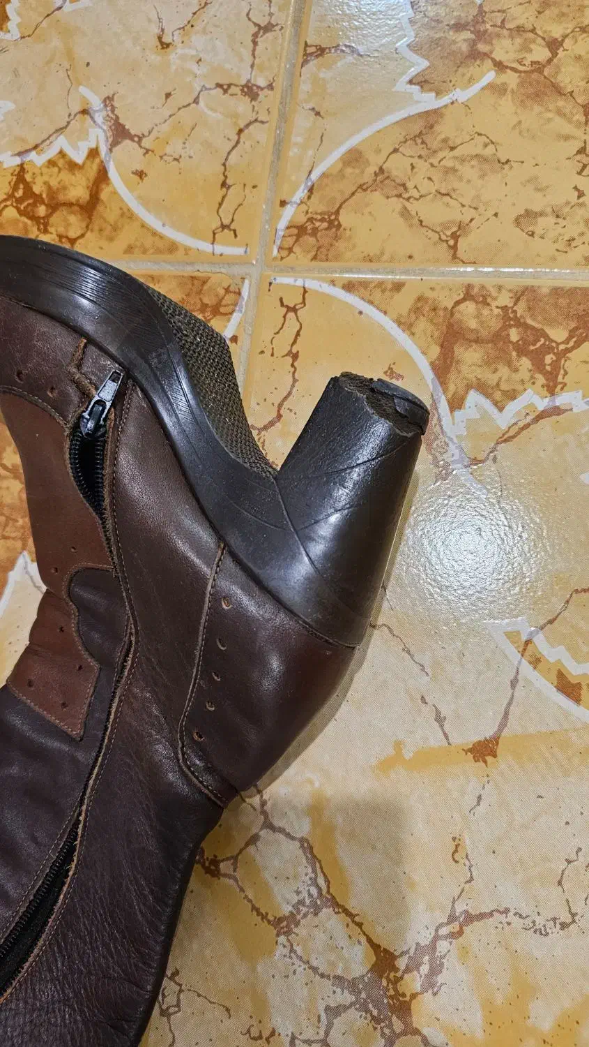 بوت تمام چرم سایز ۳۹|کیف، کفش، کمربند|چالوس, |دیوار