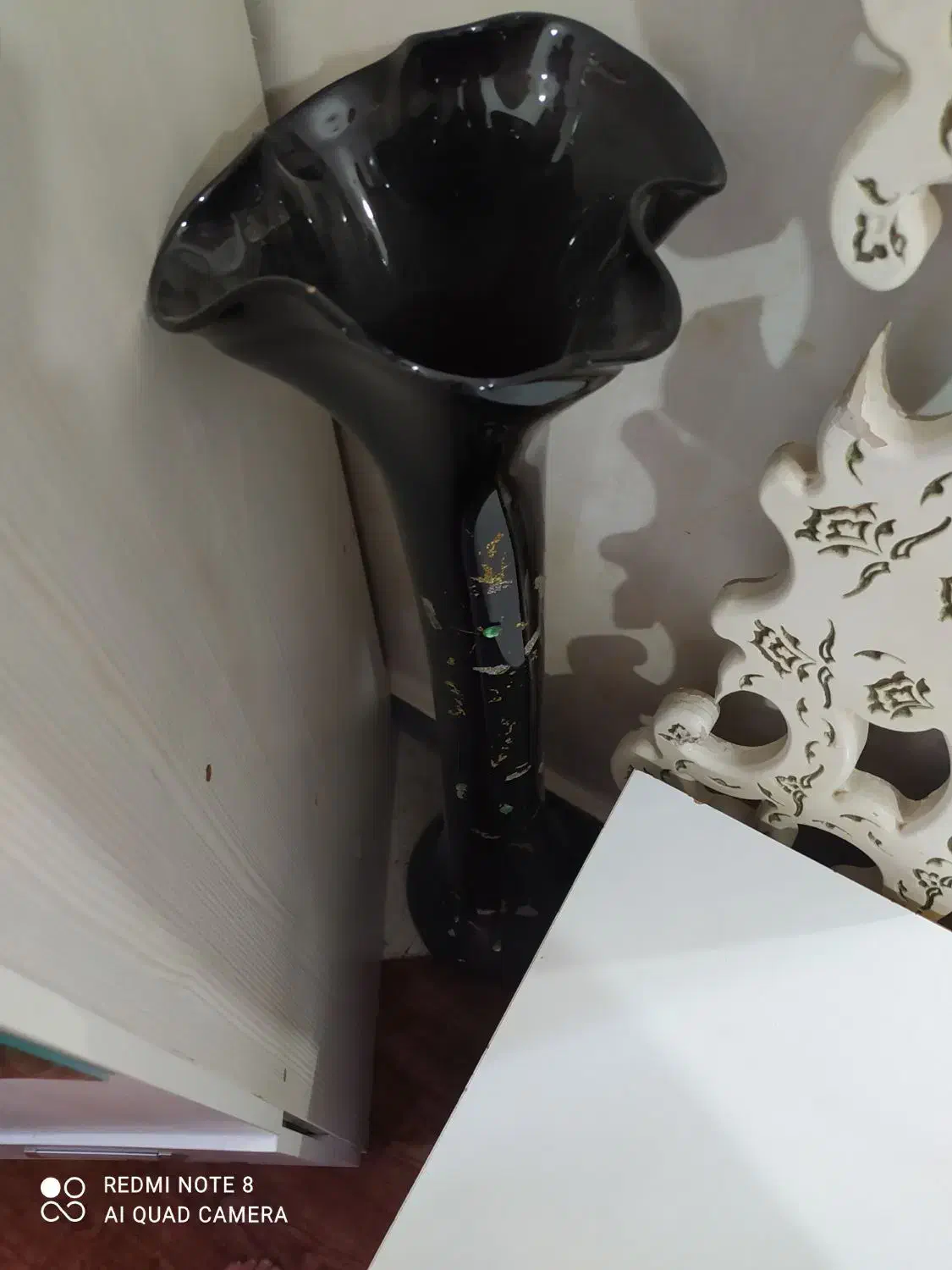 گلدان مشکی شیک|گل و گیاه طبیعی|اهواز, معین زاده|دیوار