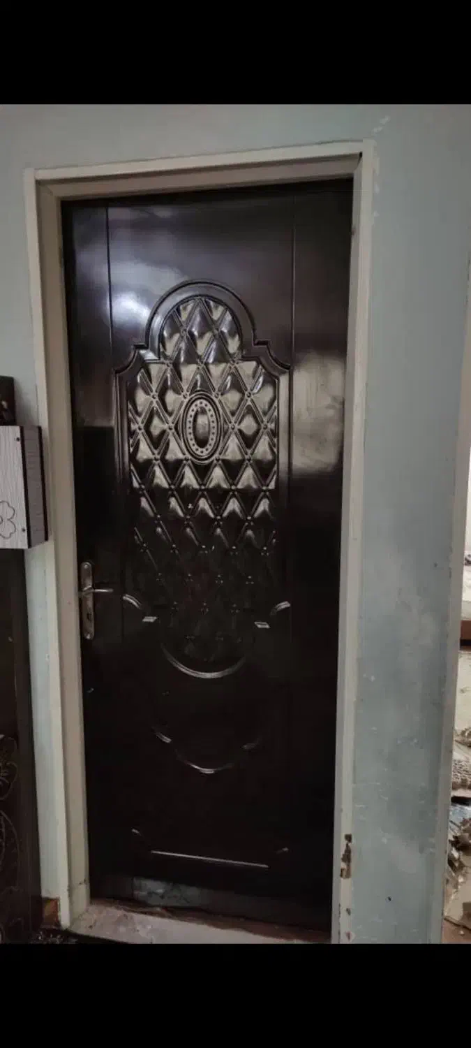 نصاب درب چوبی و کارهای نجاری|خدمات پیشه و مهارت|همدان, |دیوار