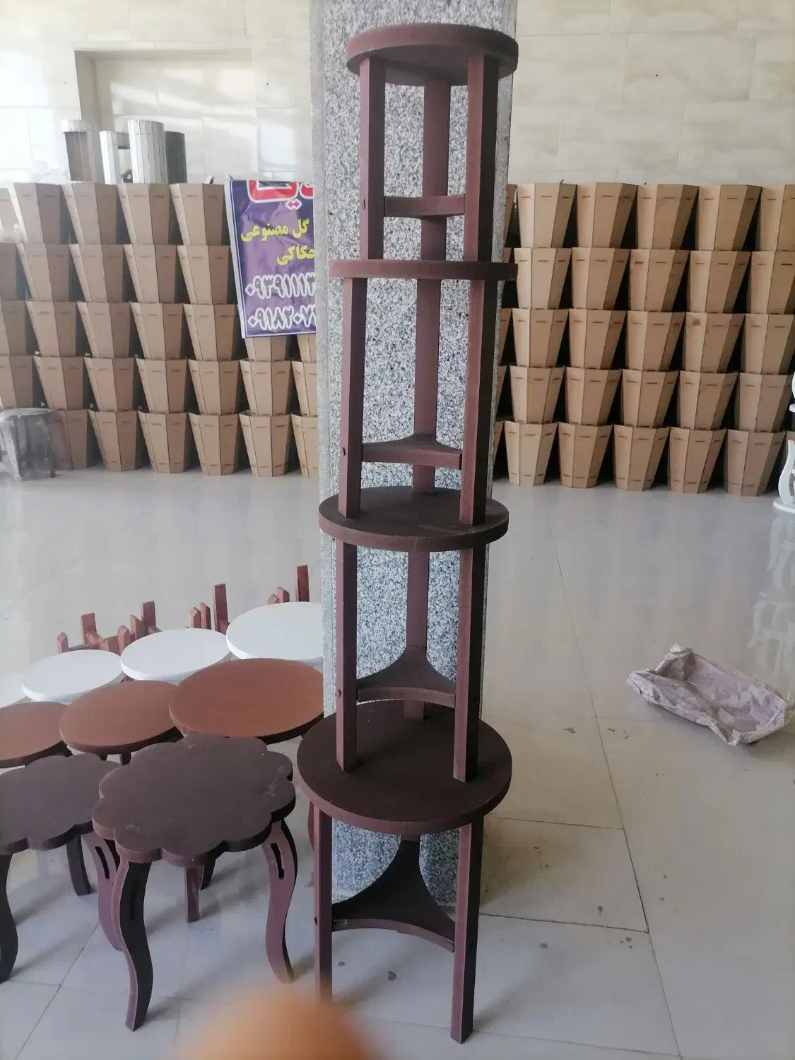 استند پایه چوبی گلدان مدل سلطنتی از تولید کننده|گل و گیاه طبیعی|لالجین, |دیوار