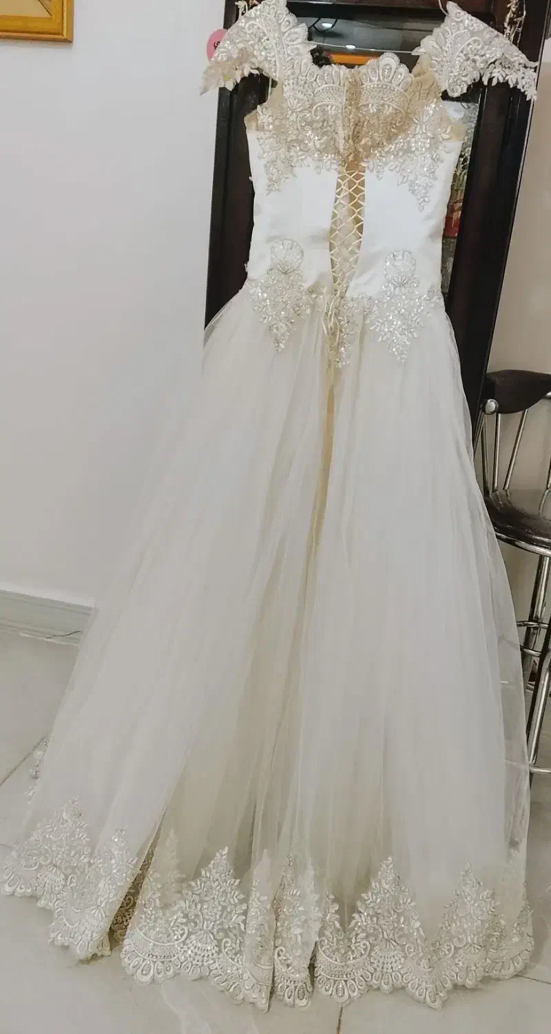 عروس|لباس|خرمآباد, |دیوار