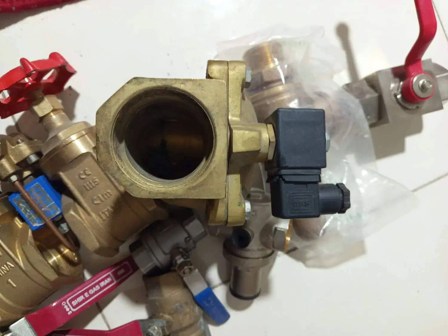 تعدادی شیر برقی شیرگازی سوپاپ|مصالح و تجهیزات ساختمان|مشهد, جانباز|دیوار