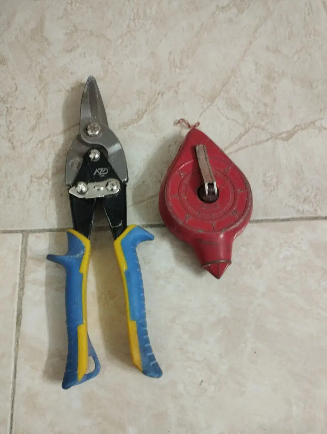 یک عدد قیچی ورق بر ویک عدد ریسمان رنگی اصلی|ابزارآلات|یزد, |دیوار