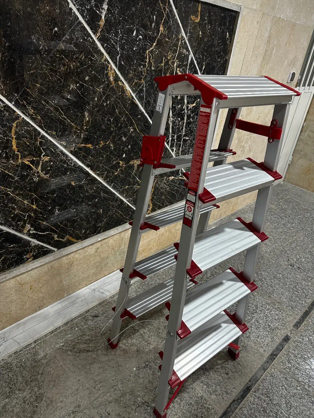 نردبان ۵ پله تاشو آلومینیومی|ابزارآلات|همدان, |دیوار