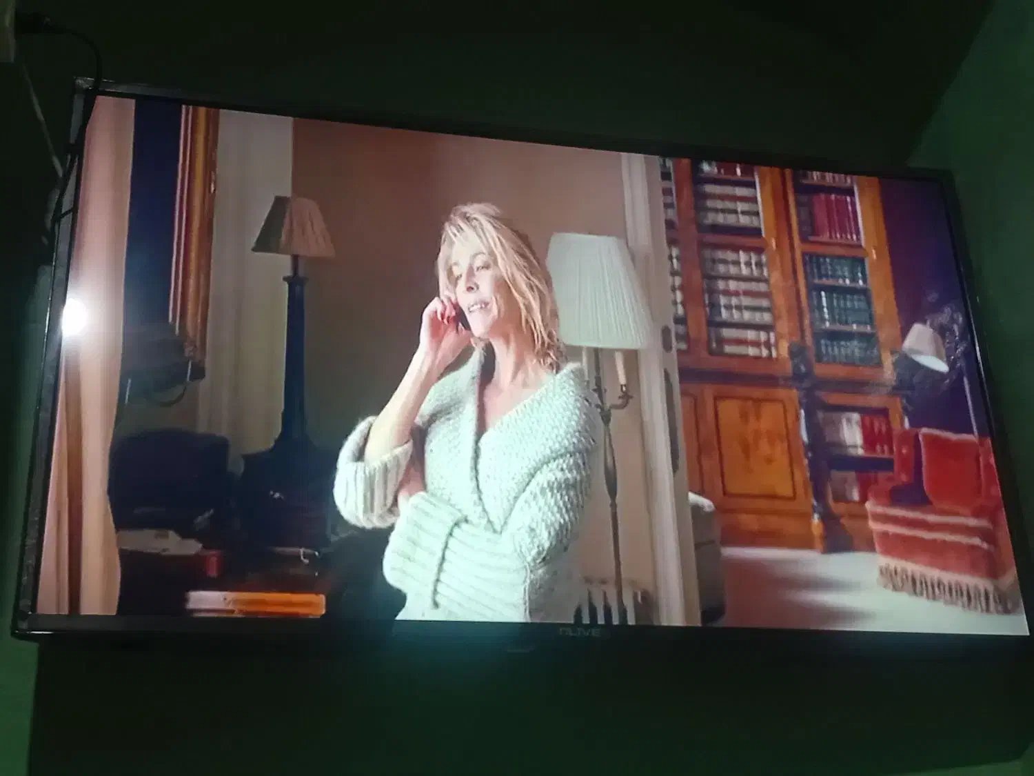 تلویزیون ۴۳ اینچ الیوو وقلیان برنجی|تلویزیون و پروژکتور|بیرجند, |دیوار