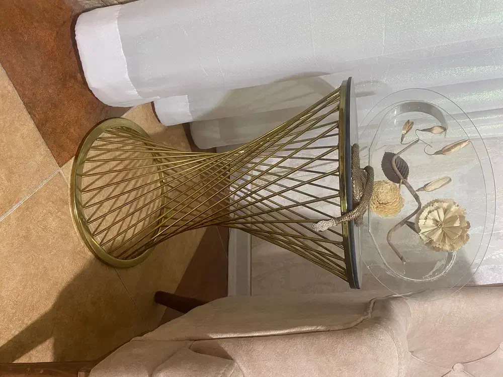 کنار سالنی و میز|بوفه، ویترین، کنسول|مشکیندشت, |دیوار