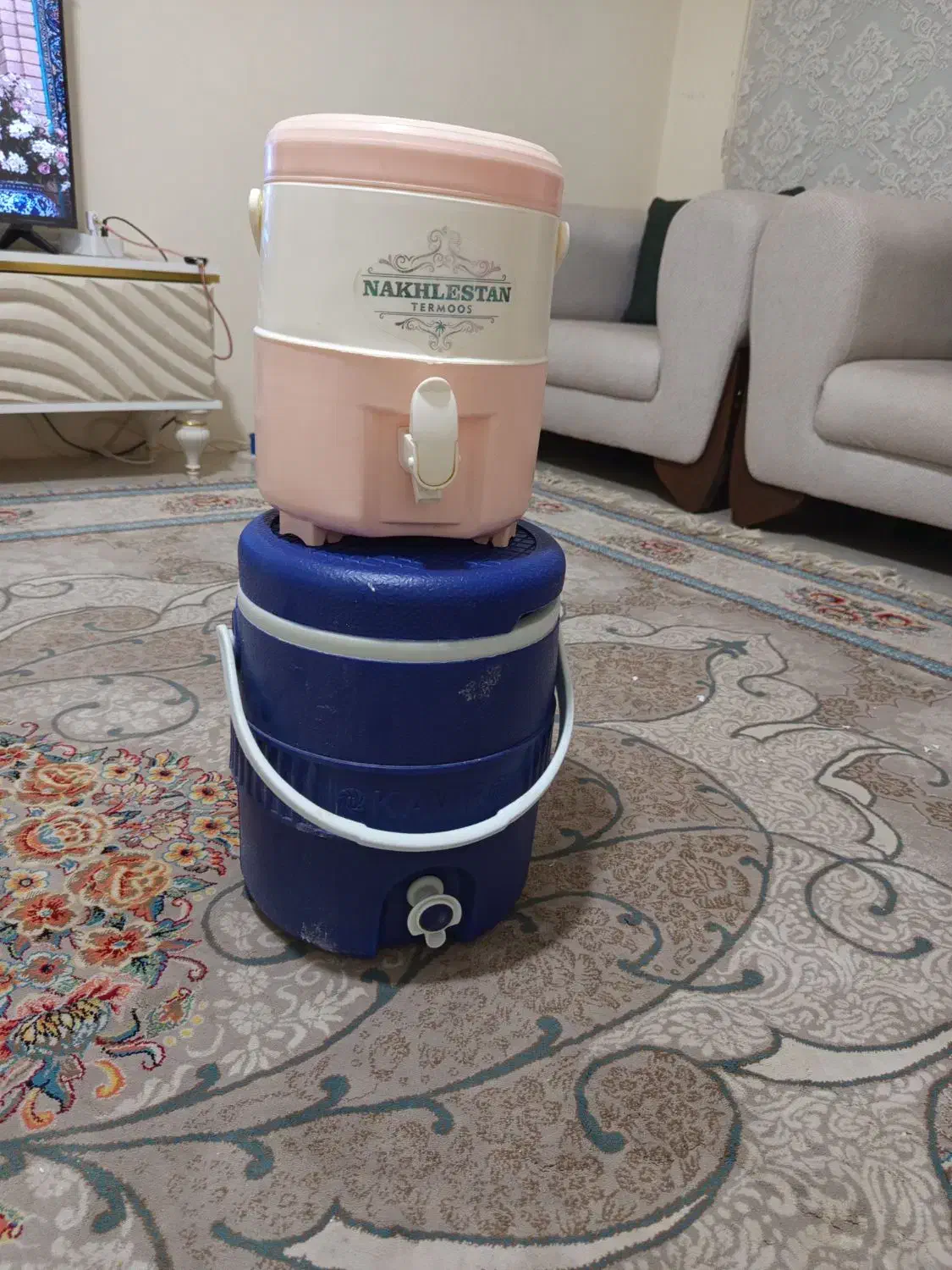 کلمن اب|ظروف نگهدارنده، پلاستیکی، یک‌بارمصرف|پرند, فاز ۶|دیوار