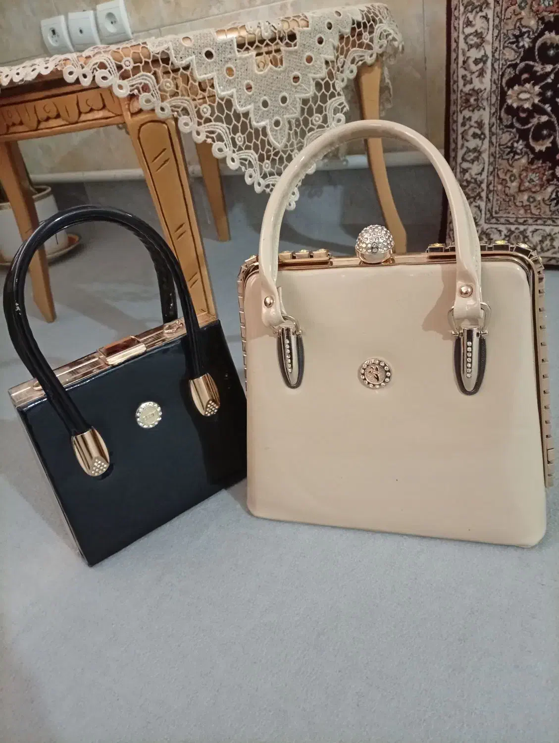 کیف|کیف، کفش، کمربند|ساوه, |دیوار