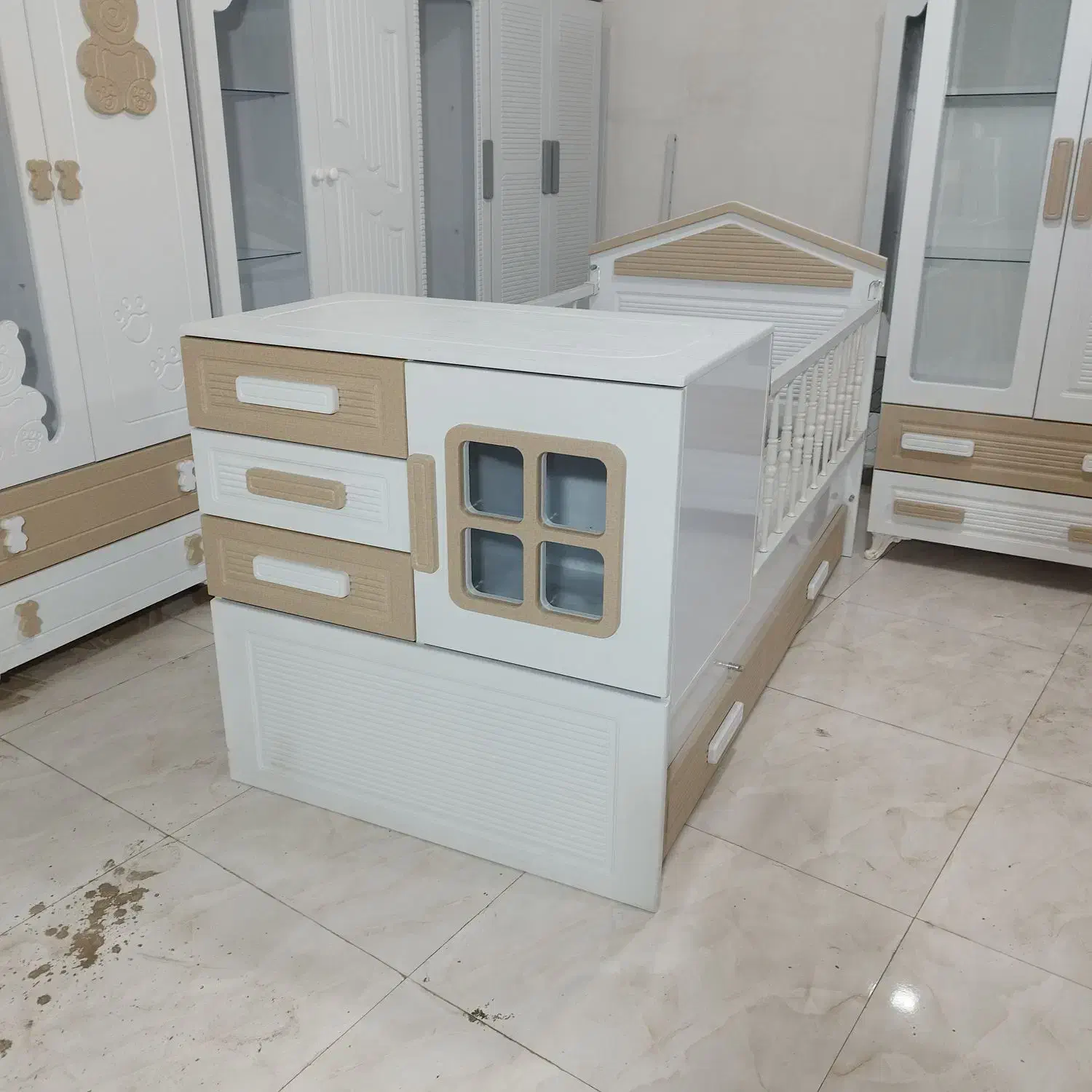 سیسمونی تخت و کمد نوزاد مدل پنجره سفید زیبا کرم|اسباب و اثاث بچه|تهران, یافت‌آباد|دیوار