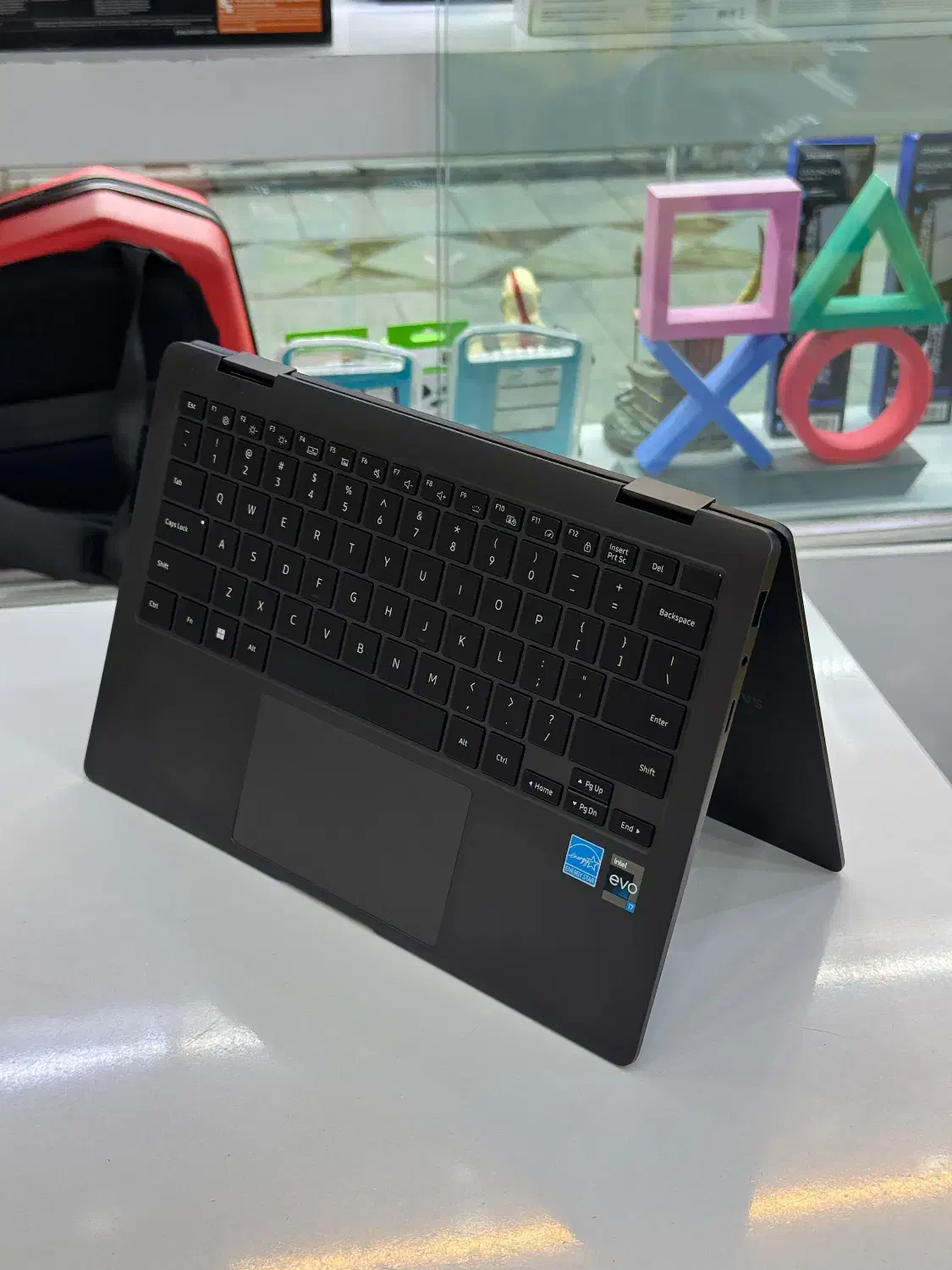 لپ تاپ samsung با صفحه نمایش qled خاص و زیبا|رایانه همراه|اهواز, اهواز|دیوار