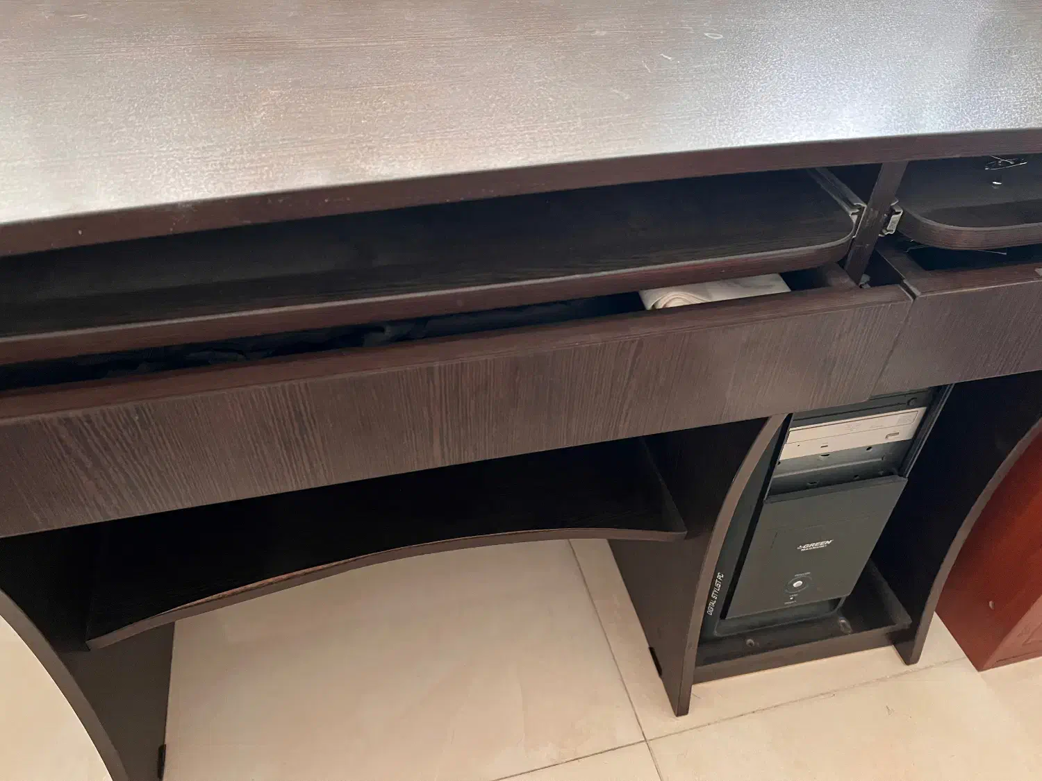 میزتحریر/کامپیوتر (در حد نو)|میز تحریر و کامپیوتر|تهران, مجیدیه|دیوار