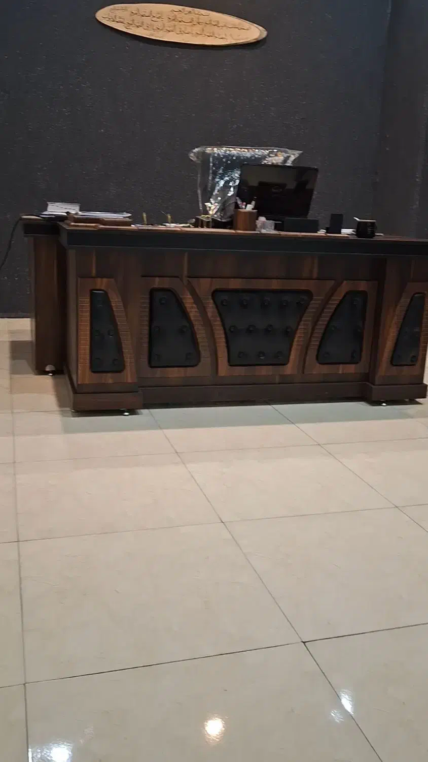 میز مدیریت|دفتر کار|صدرا-فارس, فاز ۱|دیوار