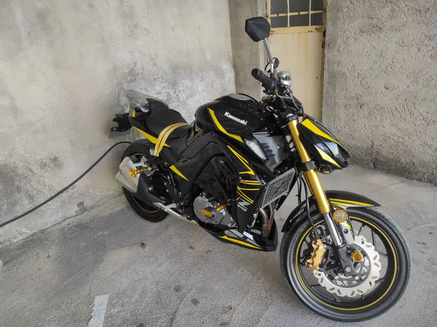 z1000|موتورسیکلت|ازنا, |دیوار