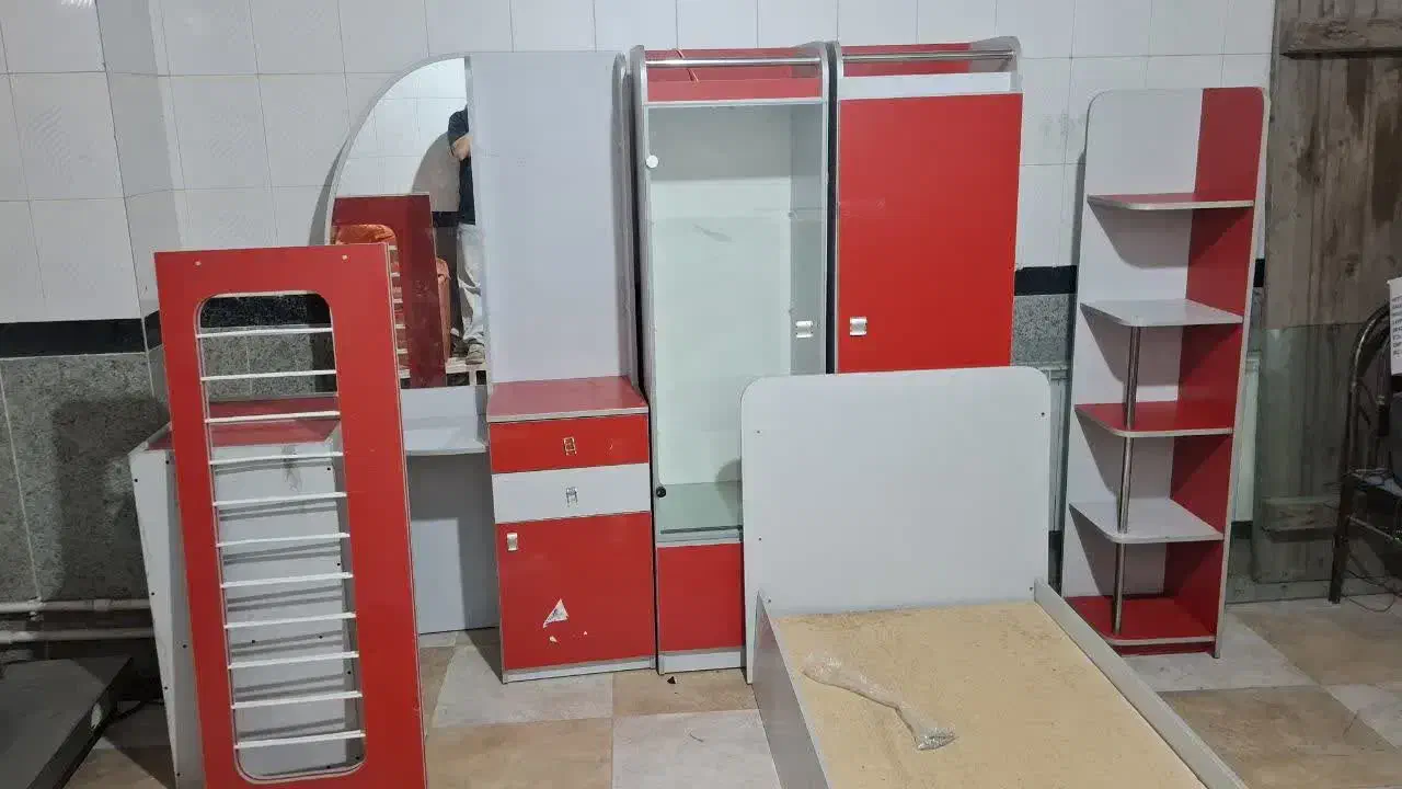 کمد و تخت و میز ارایش  نوجوان|اسباب و اثاث بچه|تبریز, |دیوار