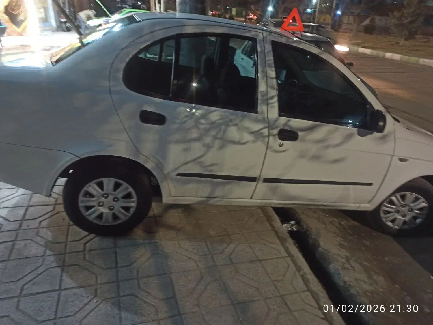 تیبا مدل ۹۲|خودرو سواری و وانت|مشهد, بهمن|دیوار