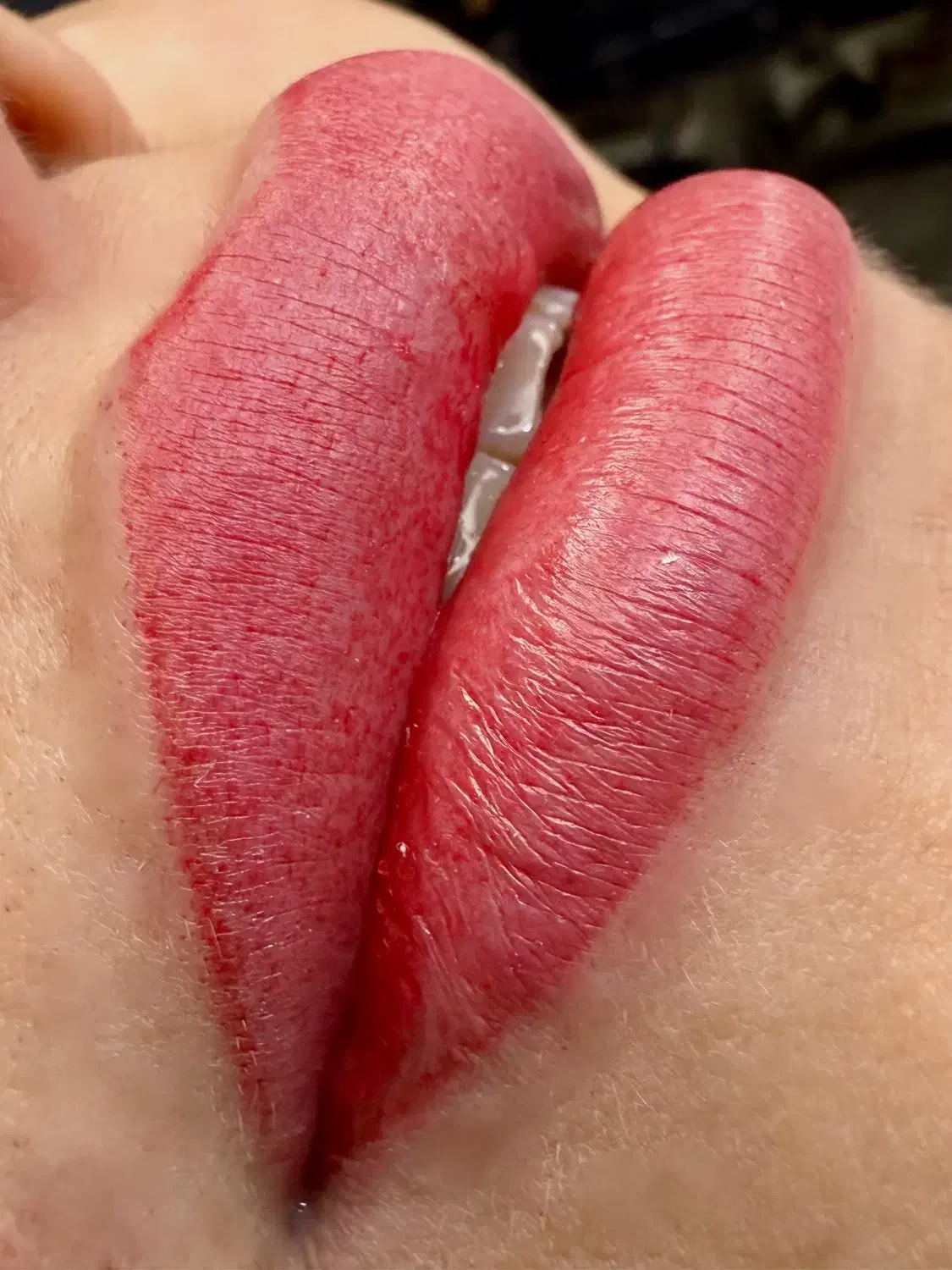 شیدینگ لب و رفع تیرگی لب|خدمات آرایشگری و زیبایی|بوشهر, |دیوار