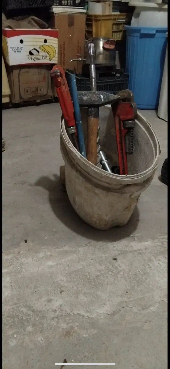 آچار شلاقی|ابزارآلات|اندیشه, اندیشه فاز ۳|دیوار