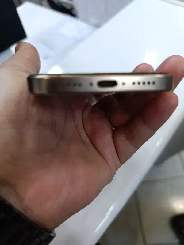 آیفون 16 پرو تمیز بدون خط خش|موبایل|مشهد, آیت الله خامنهای|دیوار