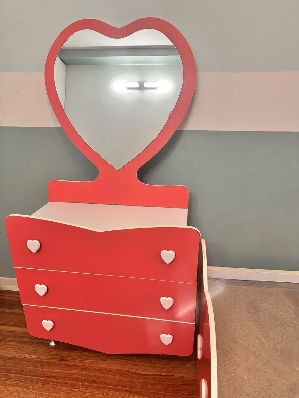 کمد و میز آرایش برند آپادنا|تخت و سرویس خواب|کرمان, |دیوار