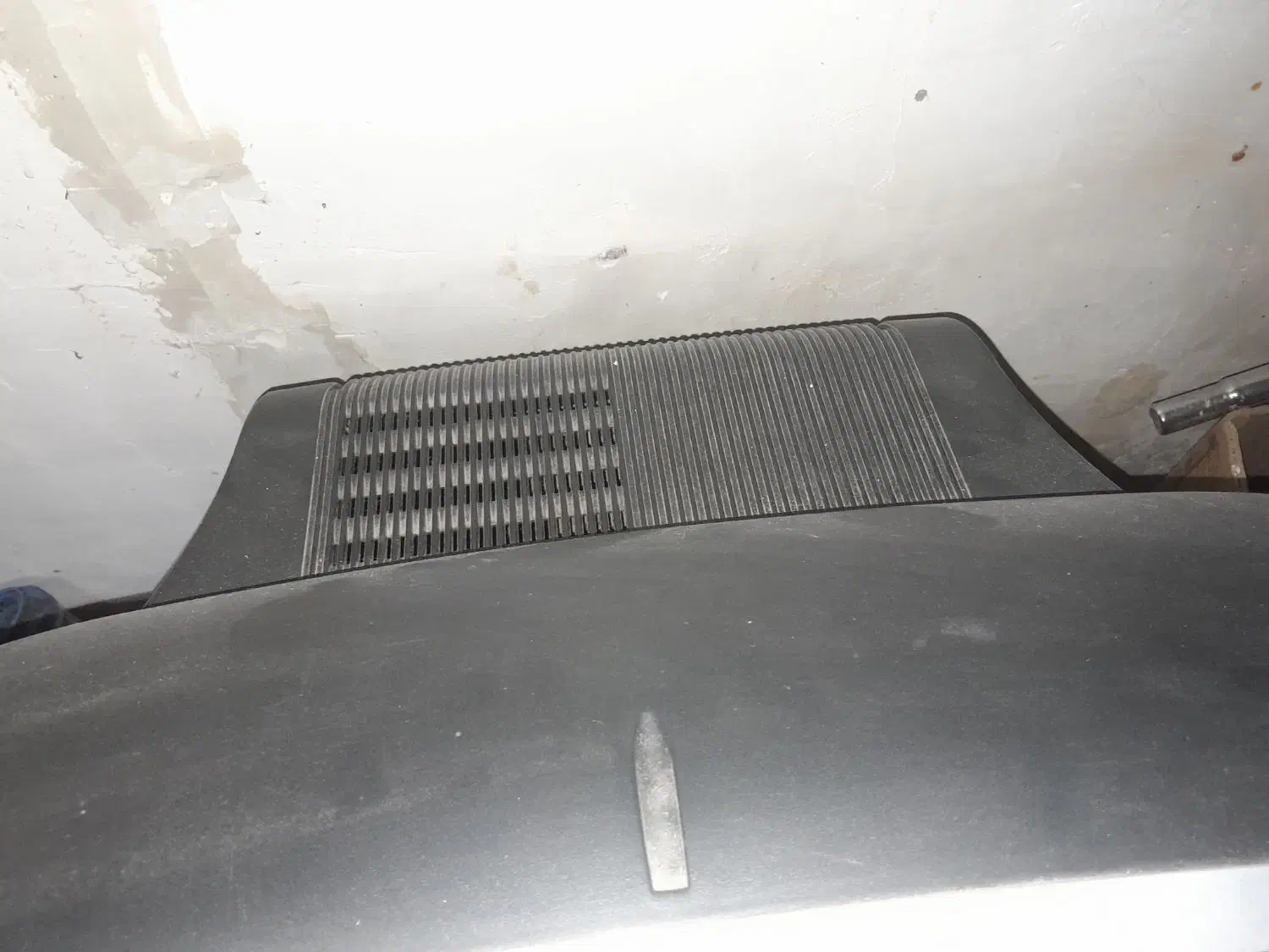 تلویزیون ۲۹ اینچ  قدیمی|تلویزیون و پروژکتور|لشت نشا, |دیوار