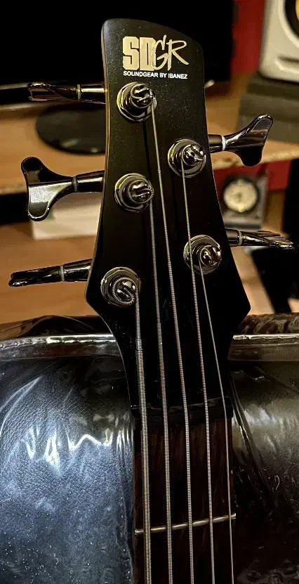 bass Ibanez sr305 تمیز و سالم|گیتار، بیس، امپلیفایر|اراک, |دیوار