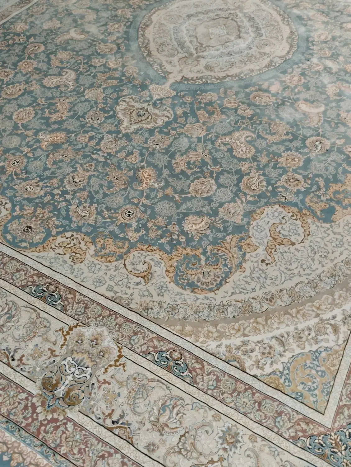 فرش دوازده متری قیطران ۱۵۰۰ گل برجسته یک جفت|فرش|قم, چهل درخت‎|دیوار