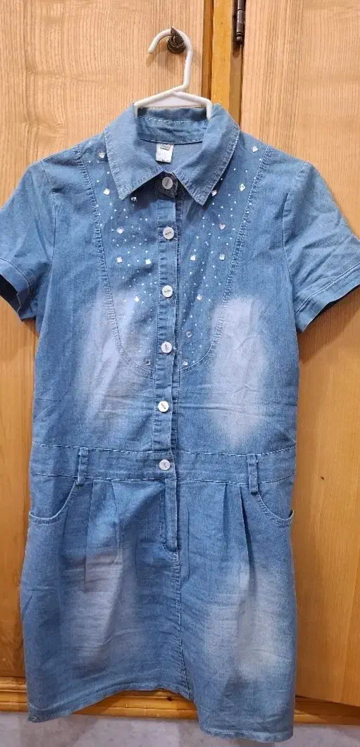 شومیز لی نو|لباس|نجفآباد, باغ نو|دیوار