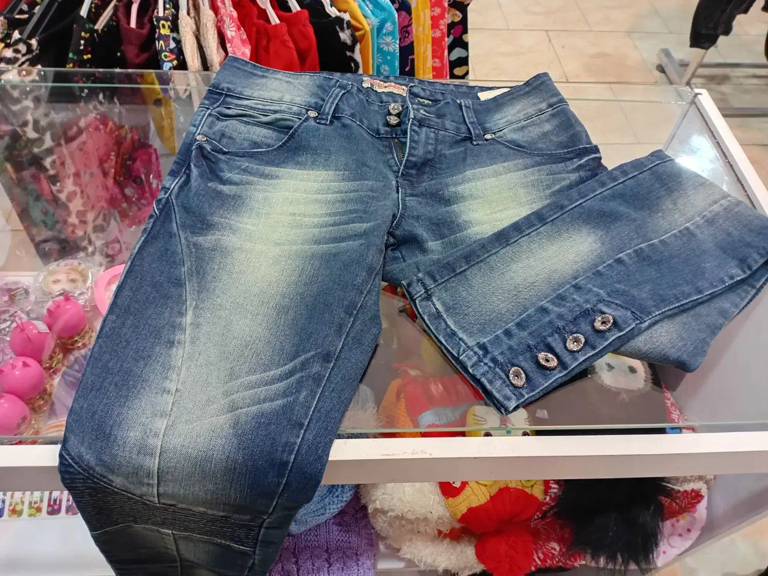 لباس نو نو|لباس|شاهینشهر, گرگاب|دیوار