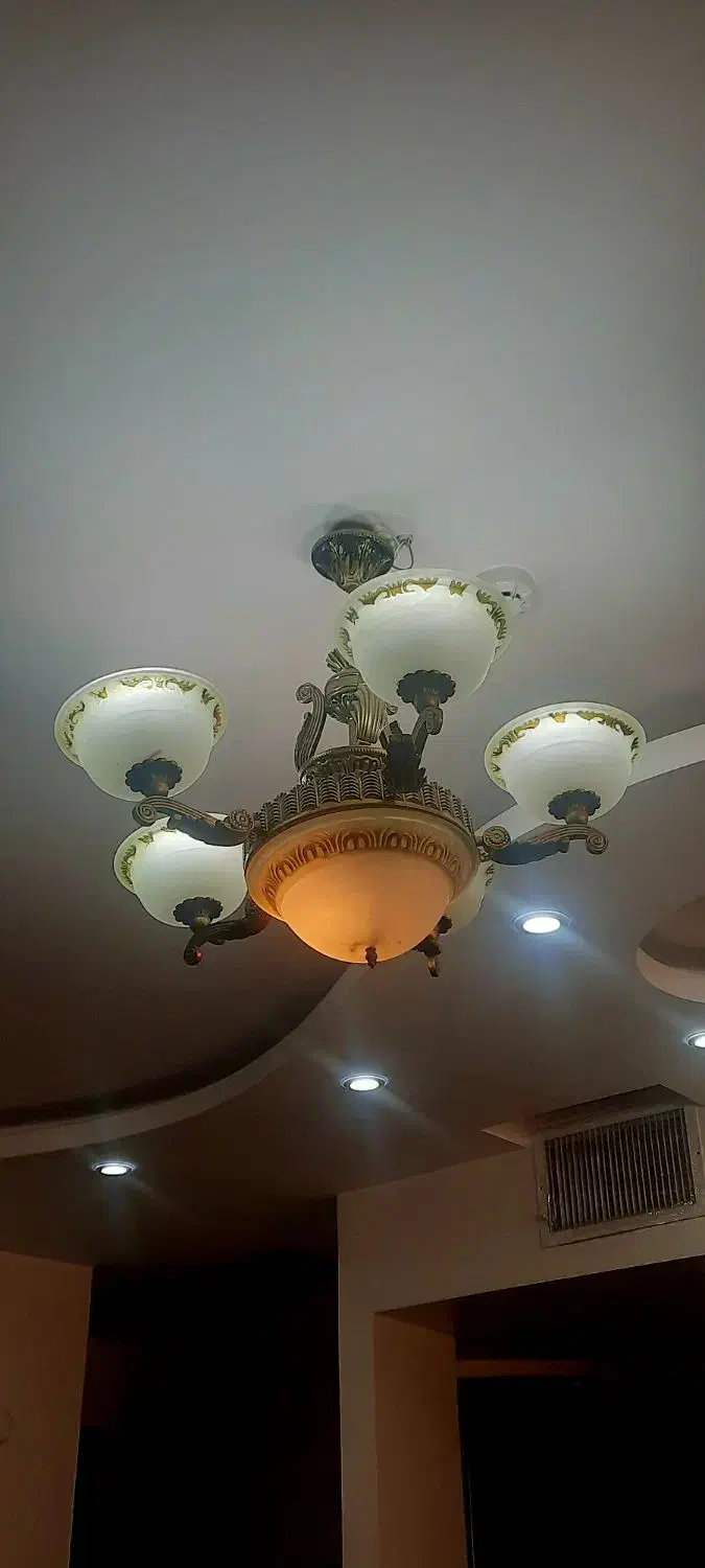 لوستر شیک|لوستر و چراغ آویز|شاهینشهر, عطار|دیوار