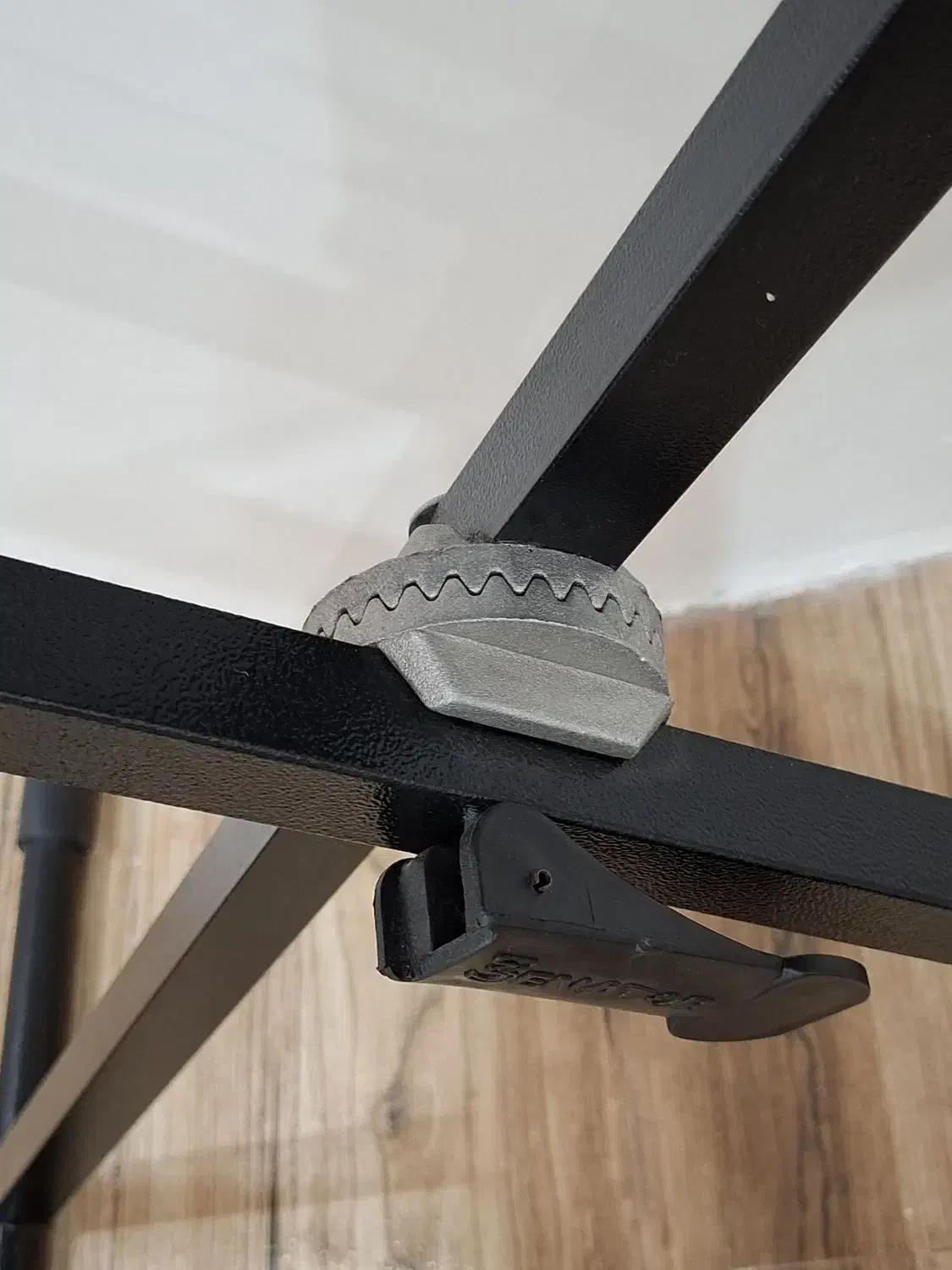 پایه ارگ|پیانو، کیبورد، آکاردئون|کلاچای, |دیوار