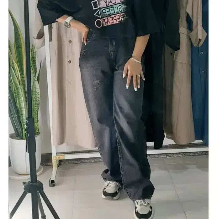 شلوار جین نیم بگ ترک|لباس|قم, قلعه یزدیها|دیوار