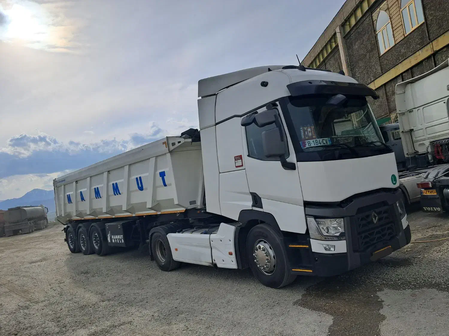 کمپرس ماموت|خودرو سنگین|بروجرد, |دیوار