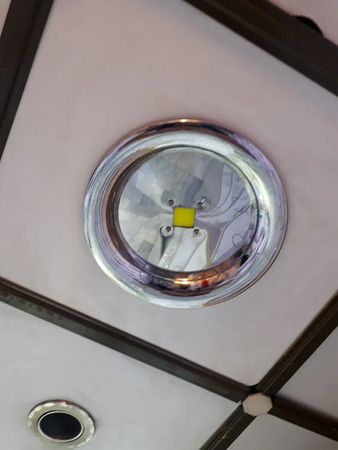 لامپ اس ام دی مخصوص وینرین طلا فروش|لامپ و چراغ|تهران, امام زاده حسن|دیوار