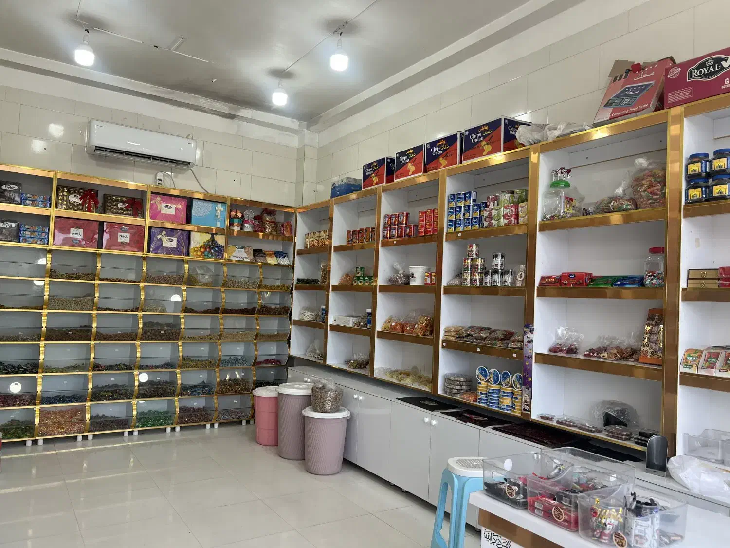 دکور و کابینت مغازه خشکبار|فروشگاه و مغازه|سیریک, |دیوار