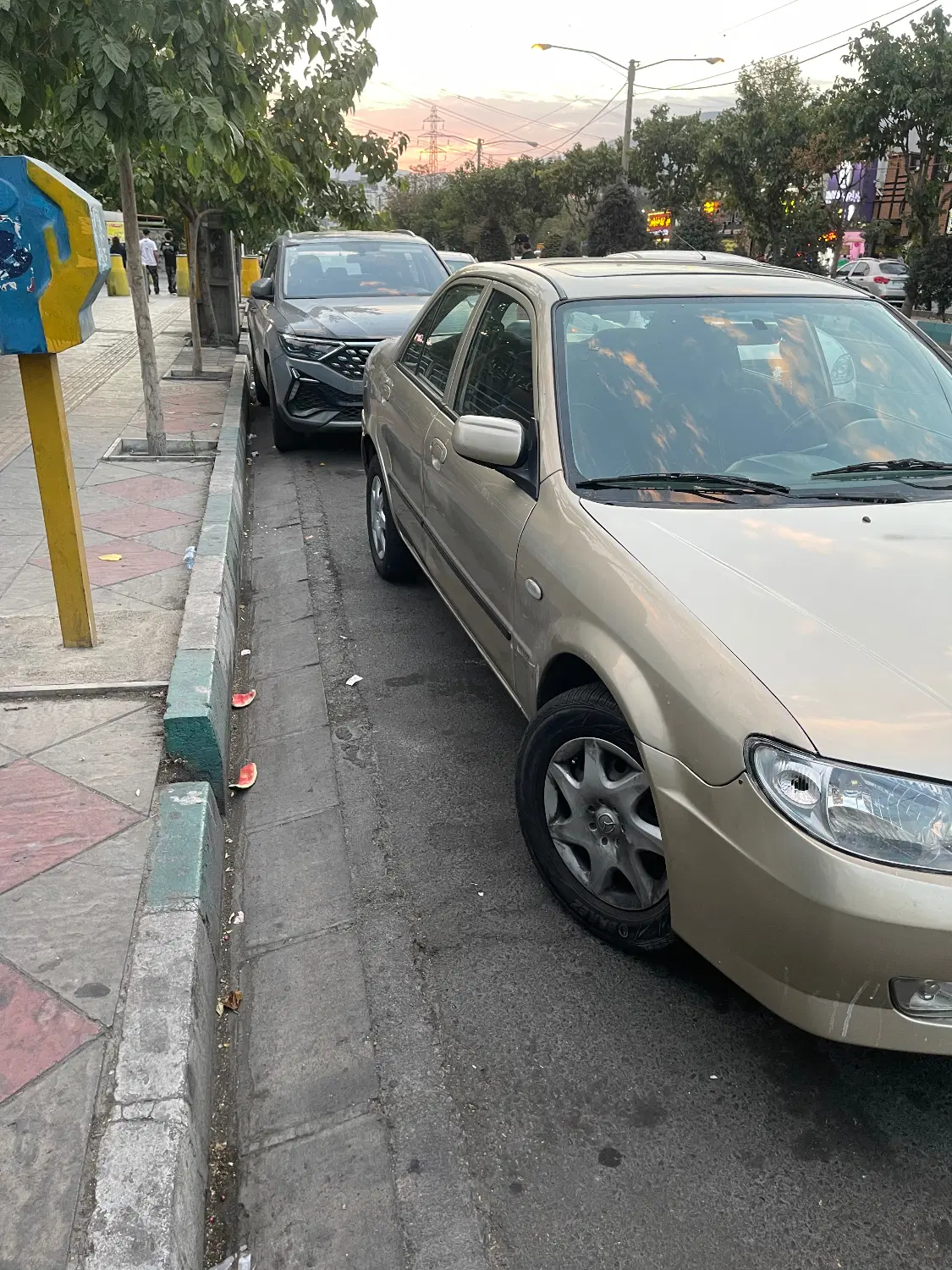 مزدا ۳۲۳ اتومات تیپ ۵ سانروف مدل ۸۵|خودرو سواری و وانت|تهران, جنتآباد مرکزی|دیوار